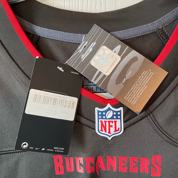 NWT Tom Brady Tampa Bay Buccaneers No. 12 short sleeve alternate Jersey - Picture 3 of 9